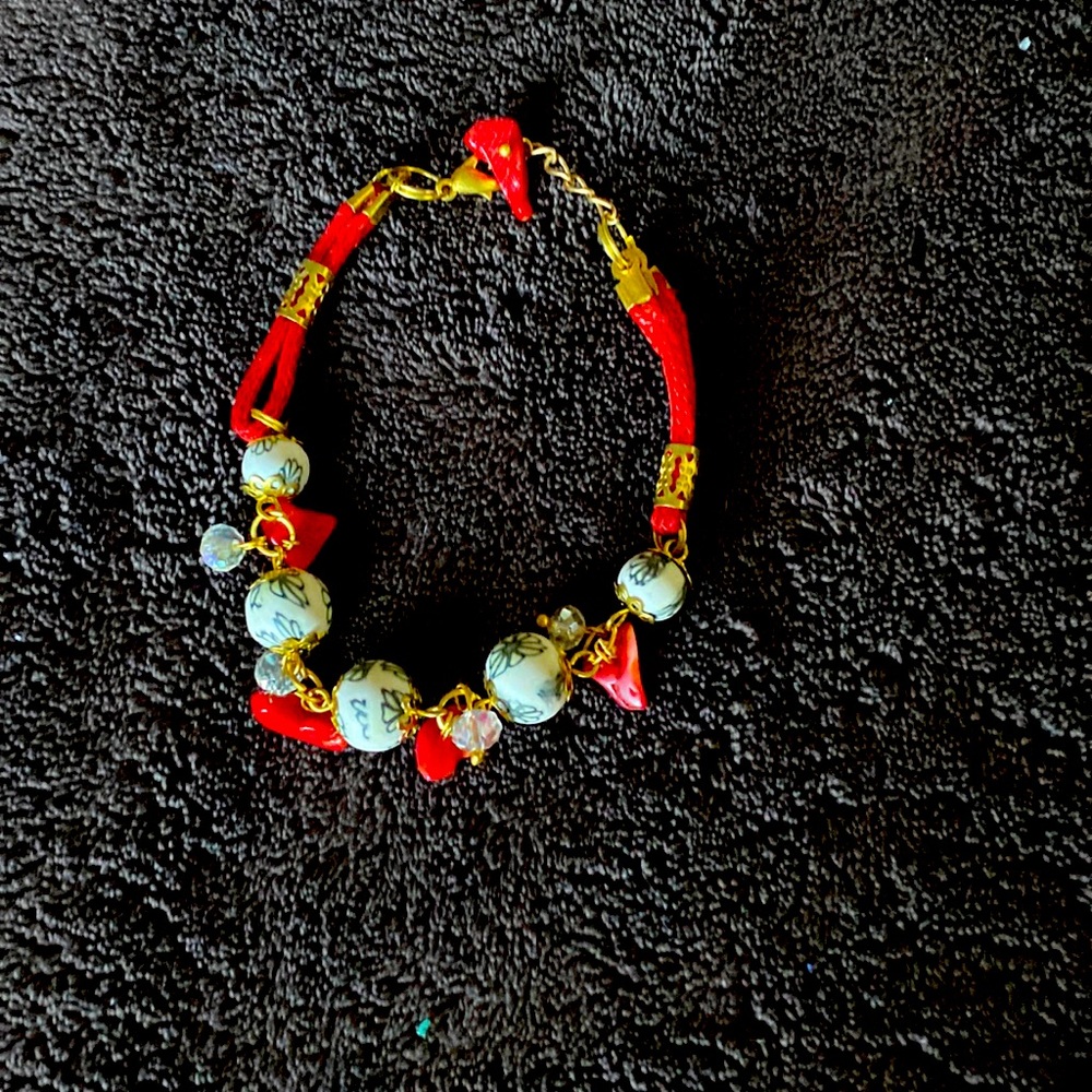 Lucky red charms bracelet Chinese